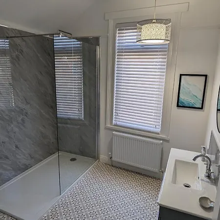 Seaside Escapes - With Relaxing Hot Tub! Vakantiehuis