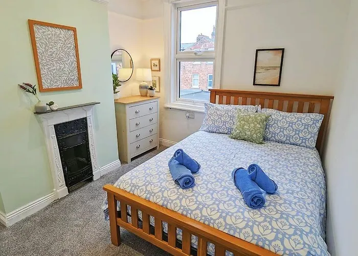 Seaside Escapes - With Relaxing Hot Tub! Nyaraló